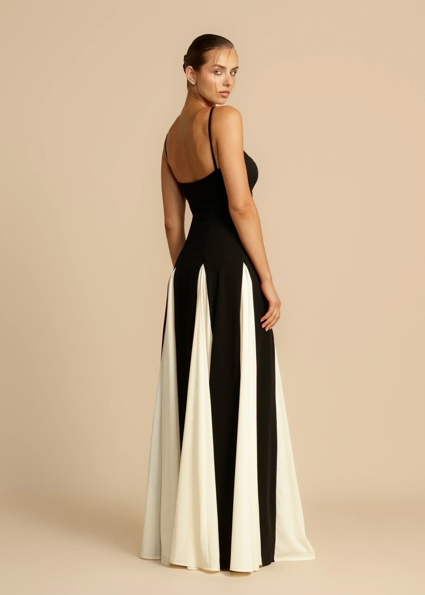 Celia - Elegant Contrast Ruffles Maxi Dress