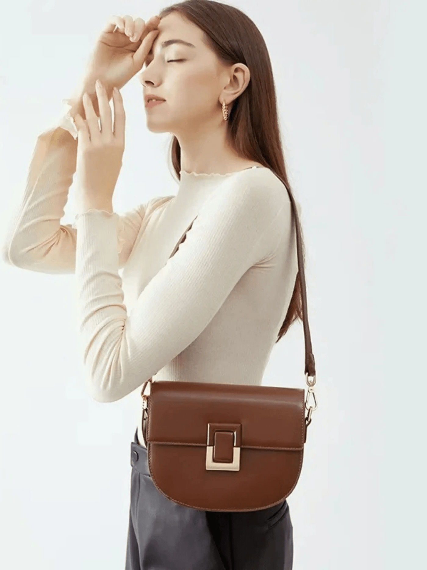 Emma | Sleek Leather Shoulder Bag with Geometric Lock