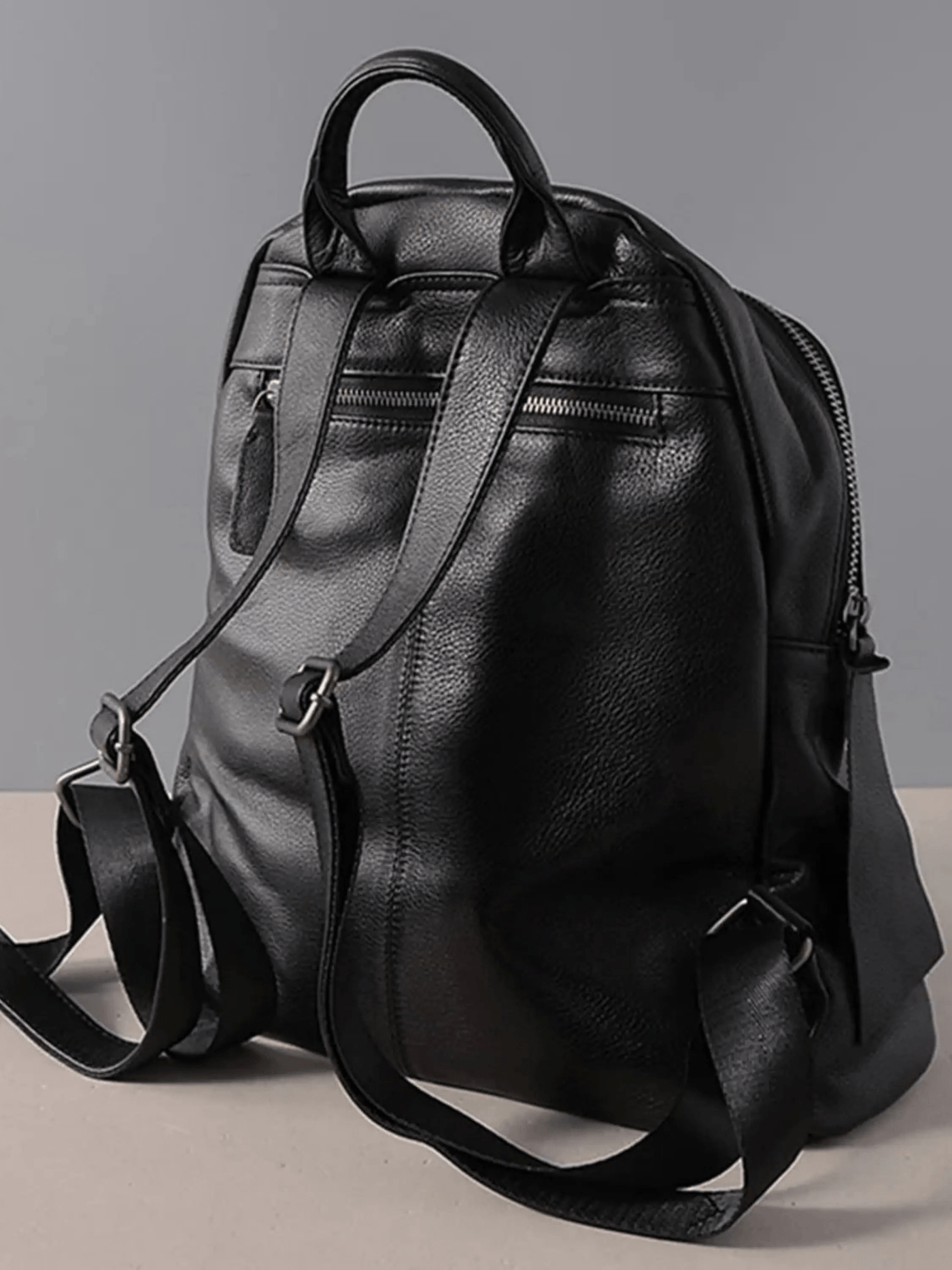 Lily | Sleek Leather Backpack with Minimalist Design